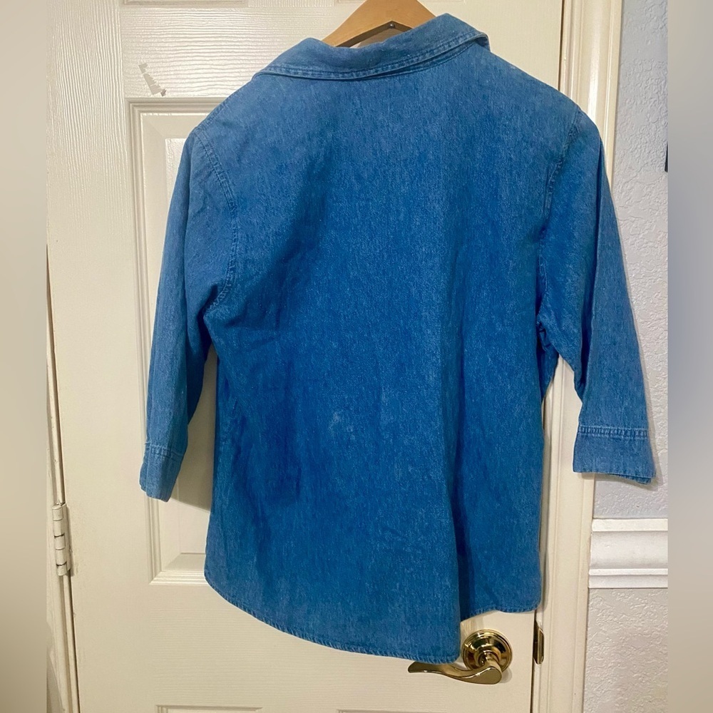 Vintage Casey&Max denim 3/4 sleeve button down with embroidered spring flowers - Picture 5 of 9